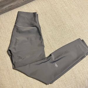 Alo AirLift 7/8 Leggings in Shadow grey